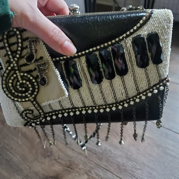 Mary Frances Piano Clutch - Picture 4 of 8